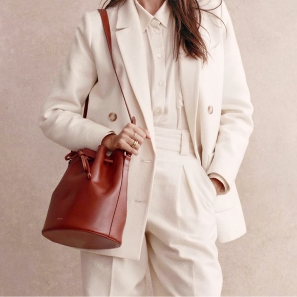 Sezane Farrow cognac leather bucket purse large - Picture 2 of 7